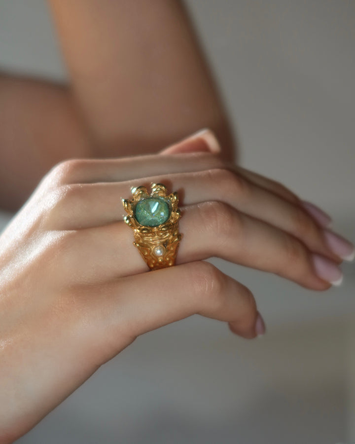 Crystal Royal Ring - Gold Steel