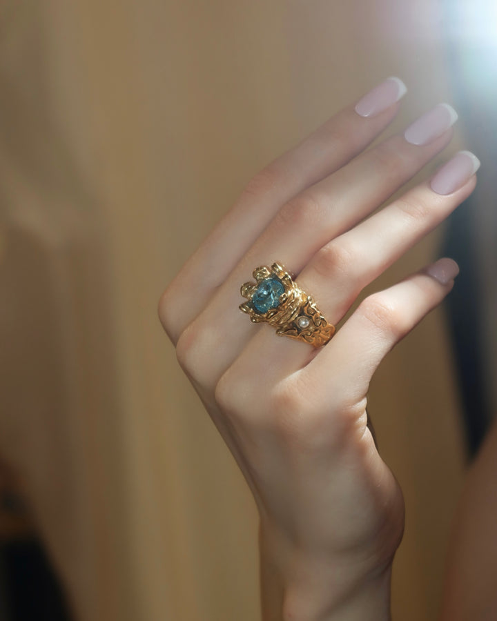 Crystal Royal Ring - Gold Steel