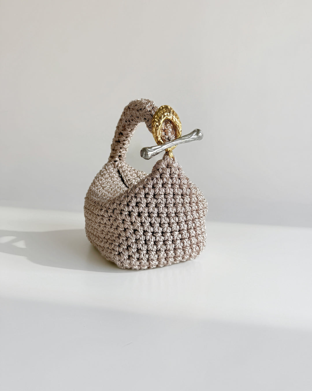 Gigi Clasp Bag - Metallic Platinum