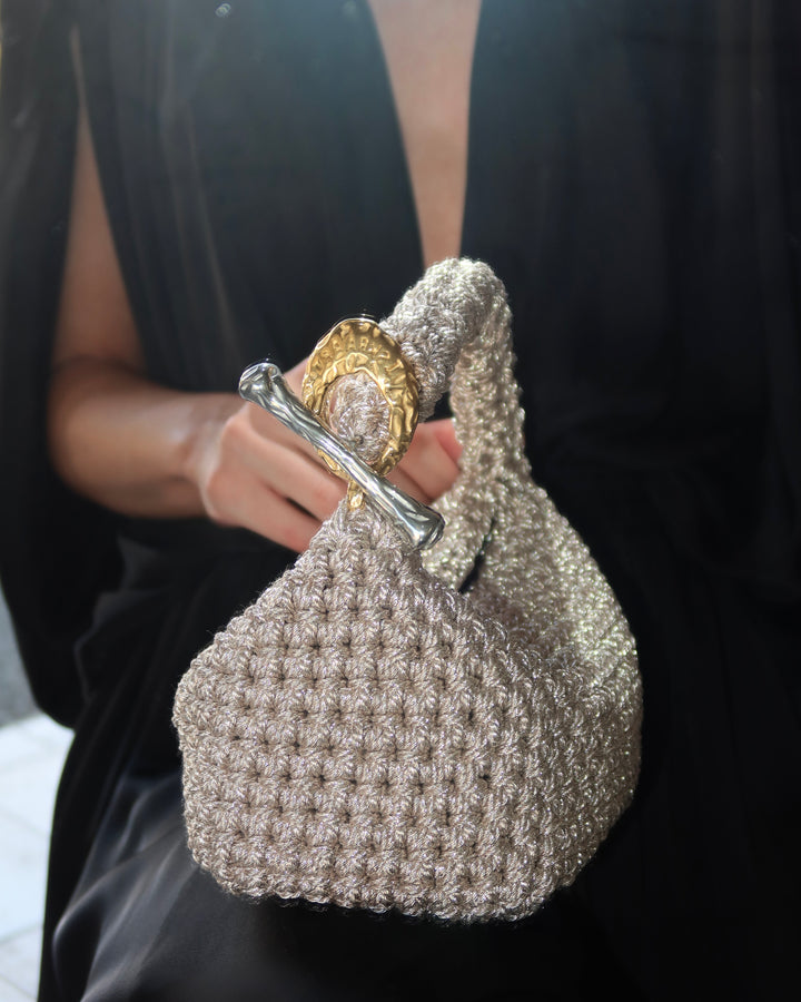 Gigi Clasp Bag - Metallic Platinum