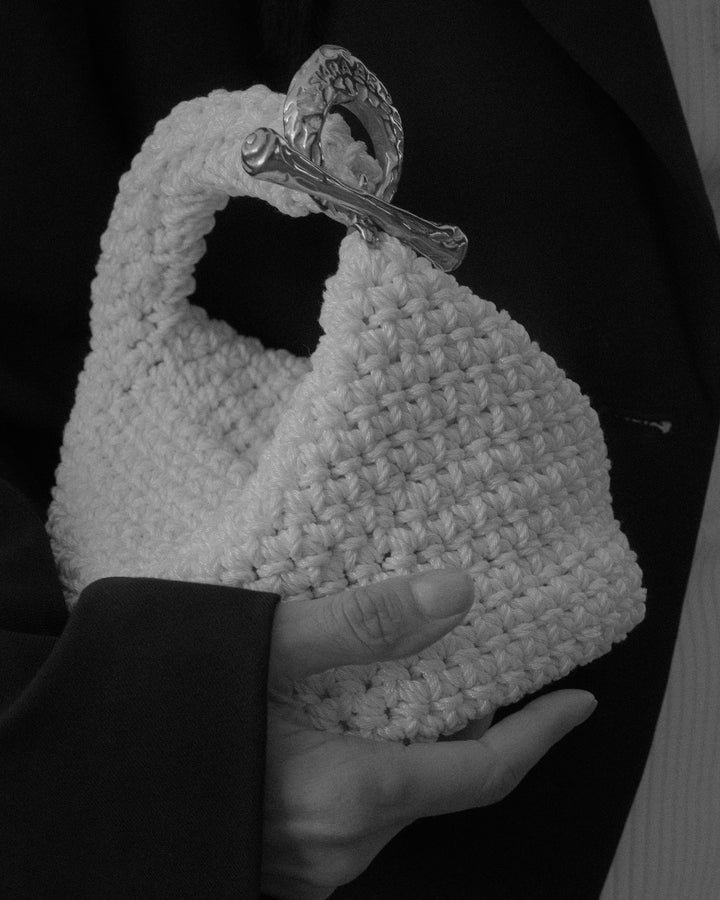 Gigi Clasp Bag - Metallic White Moonlight