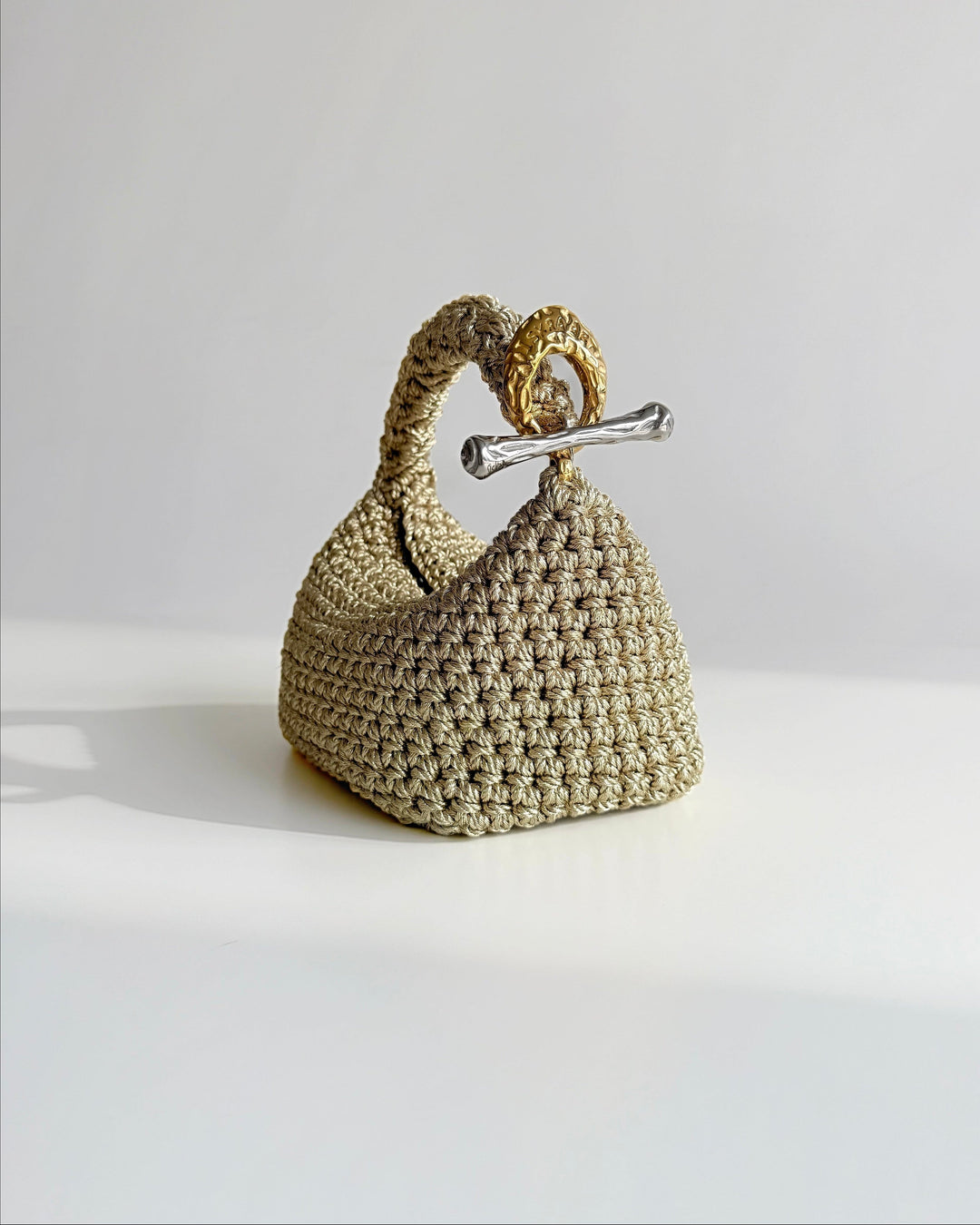 Gigi clasp bag - metallic gold