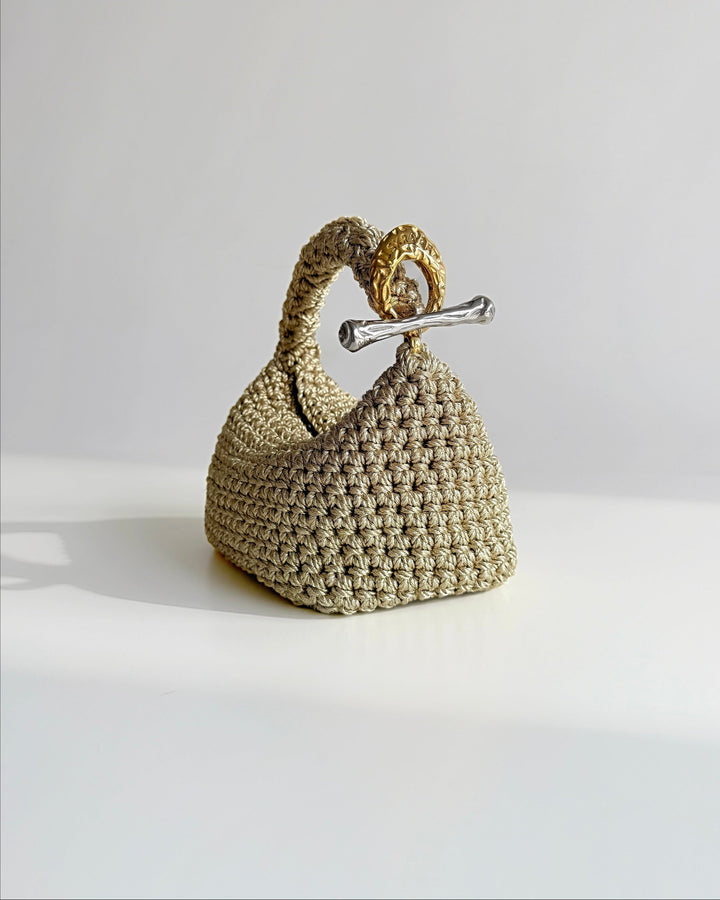 Gigi clasp bag - metallic gold