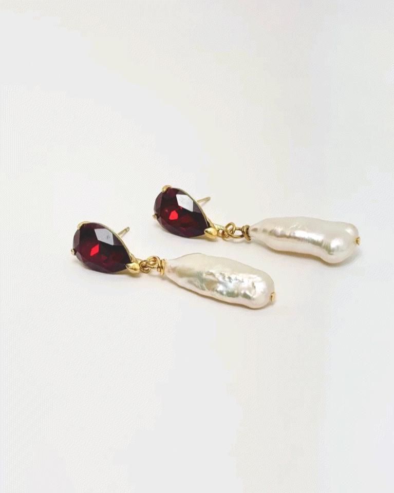 River Pearl Earrings