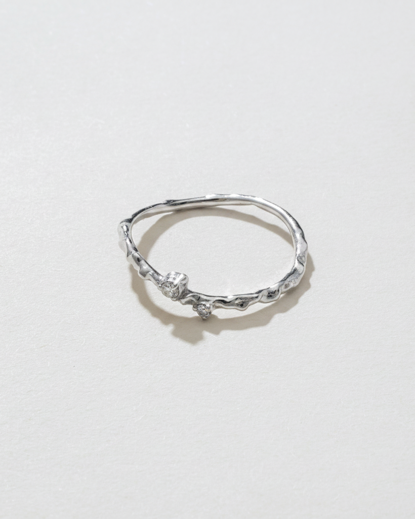Wavy 14K Gold Diamonds Ring