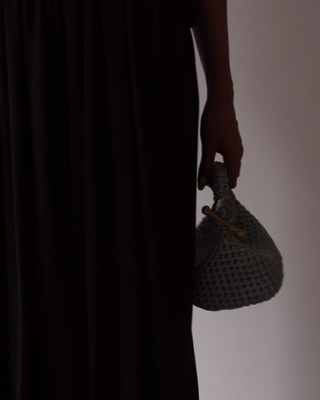GGIG CLASP BAG _ METALLIC SILVER 