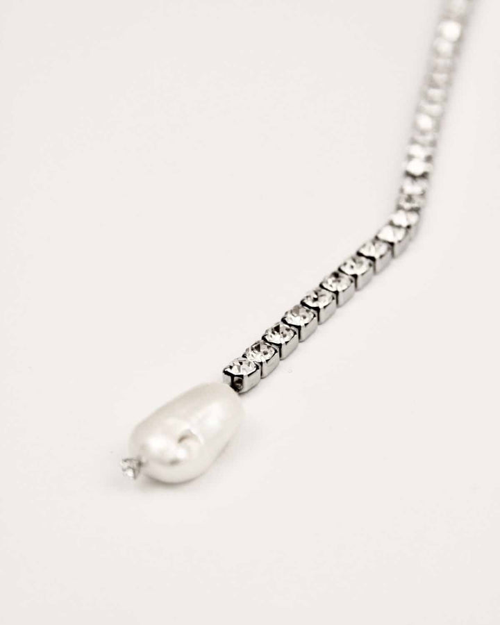 Clasp Crystal Necklace