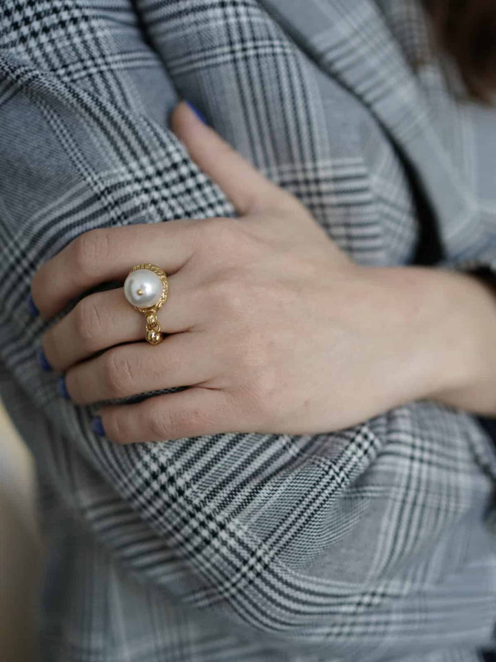 Pearl Clasp Ring