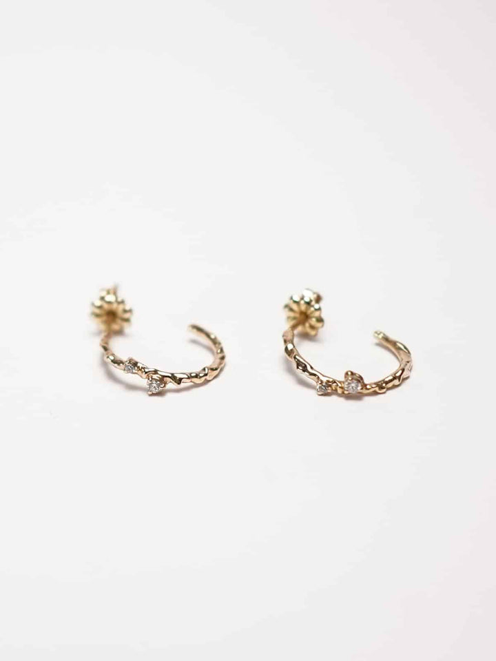 Wavy Gold Diamonds Earrings